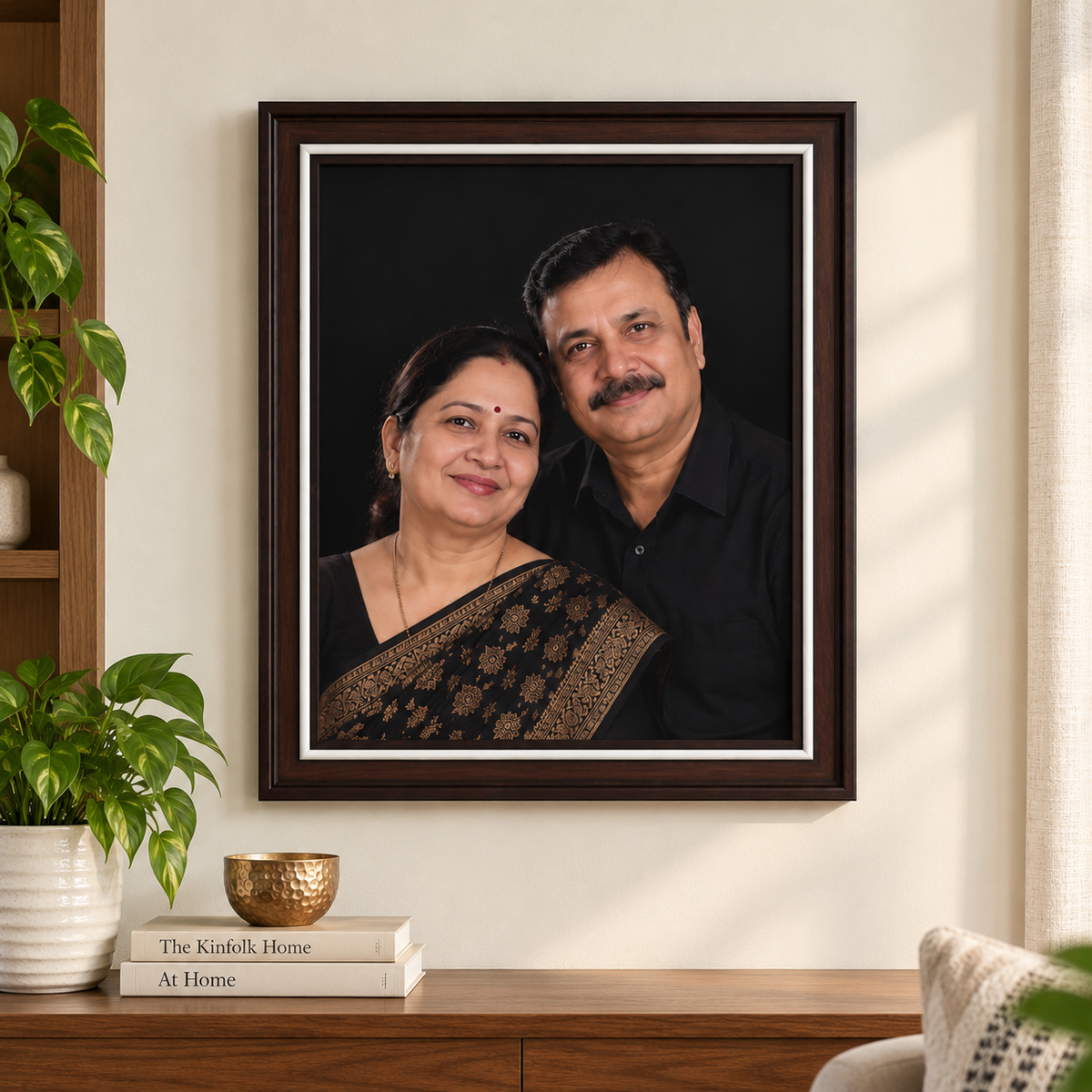 Aurelio Crest Frame